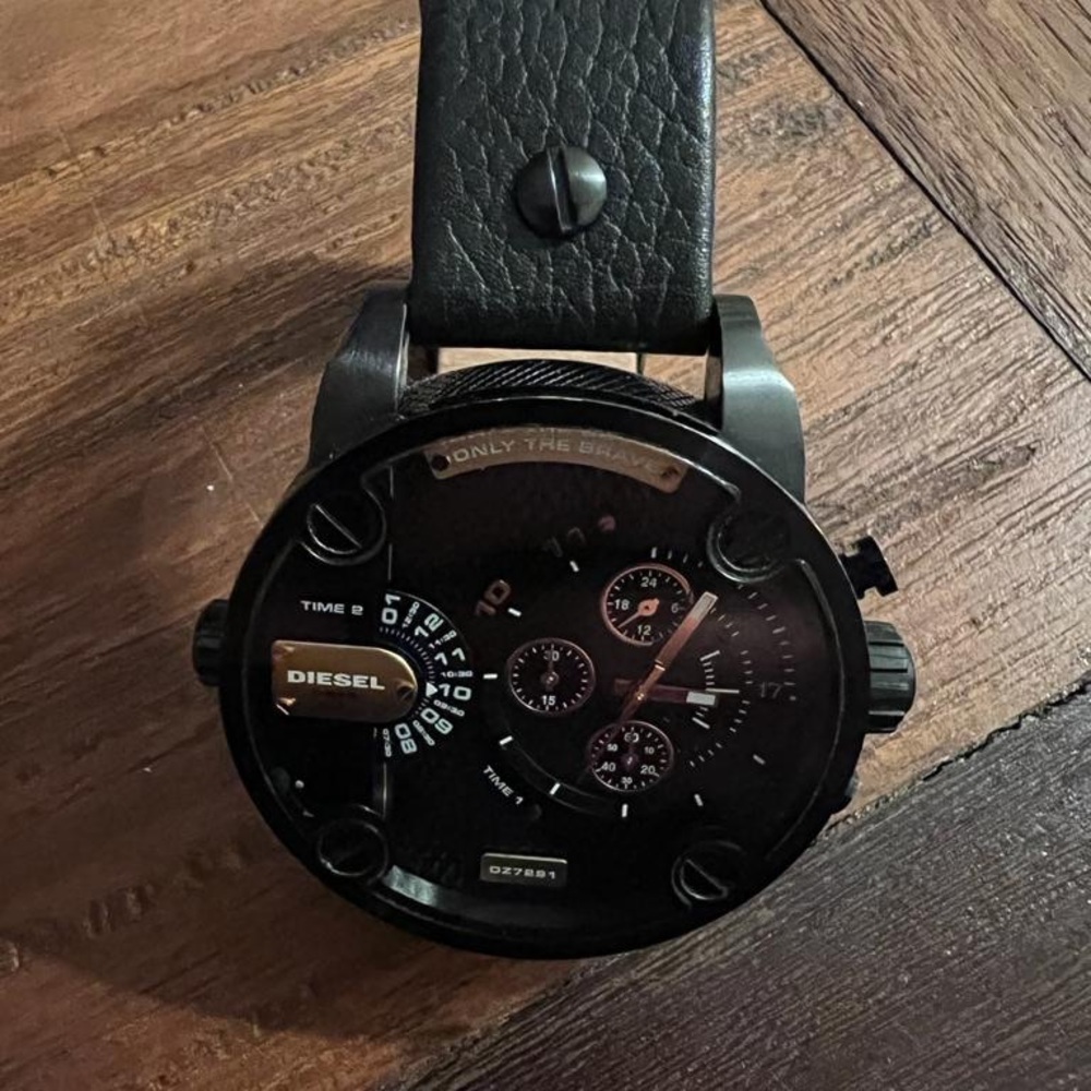 Vintage Men’s black DZ7281 Diesel watch.